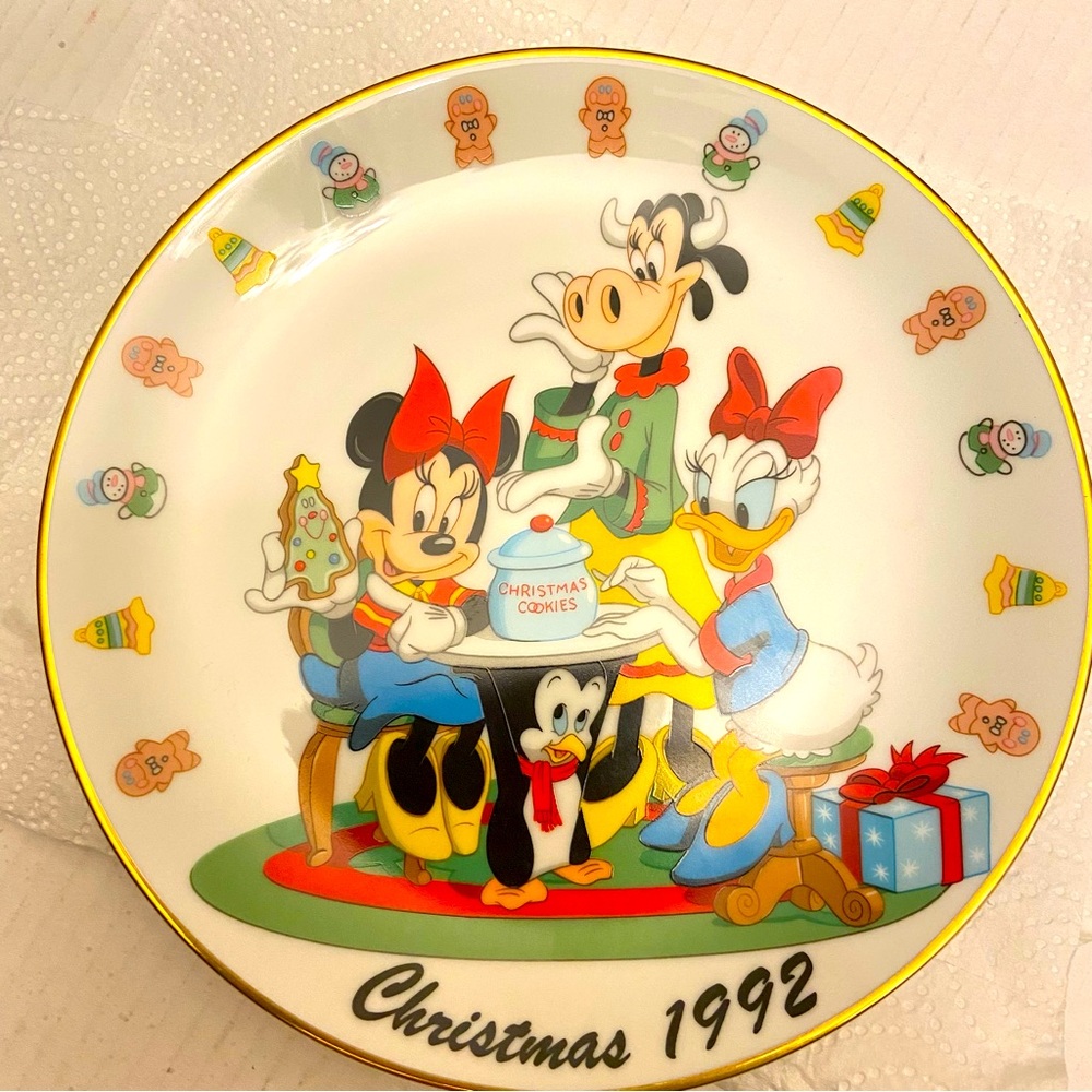 Grolier Collectibles Christmas 1992 Christmas Cookies Walt Disney Co Plate 6647.